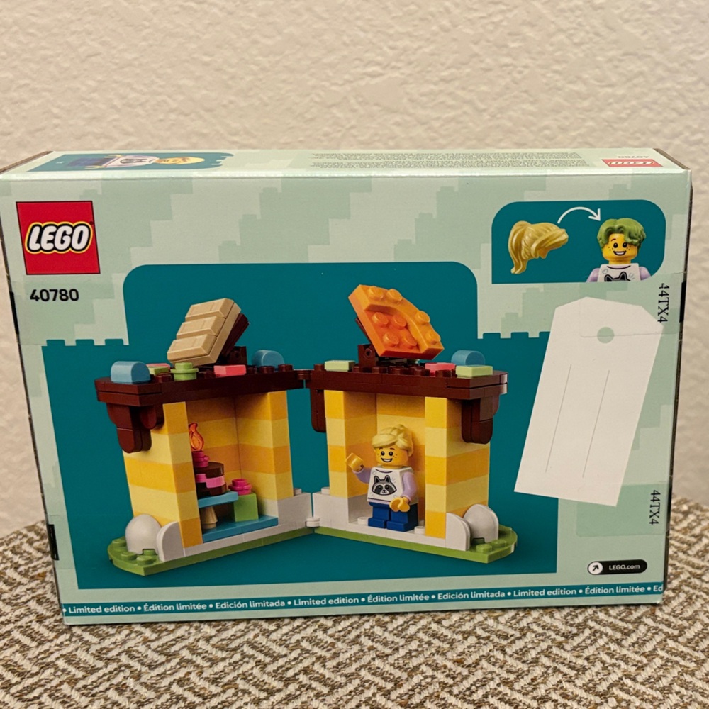 🌟 Final sale- LEGO Birthday Cake Set limited edition